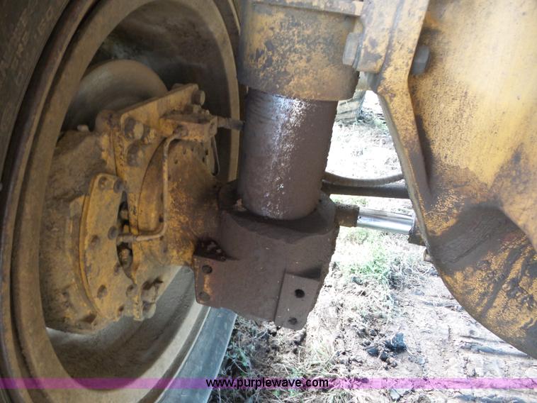 image for item J8746 1987 Caterpillar 773B haul truck