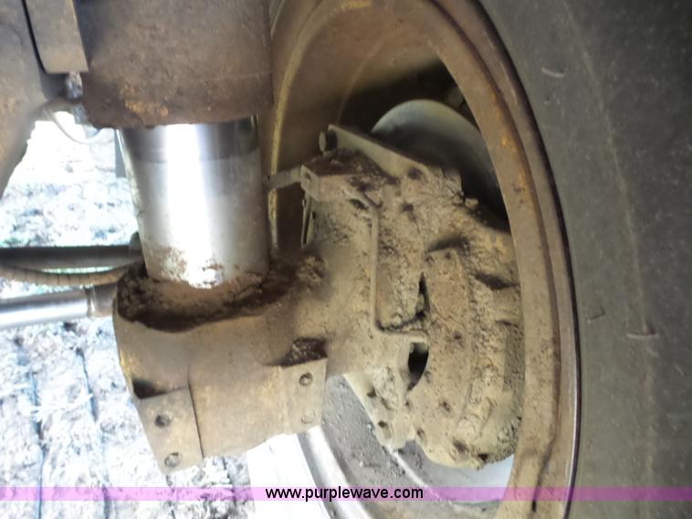 image for item J8746 1987 Caterpillar 773B haul truck