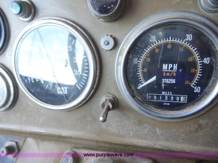 image for item J8746 1987 Caterpillar 773B haul truck