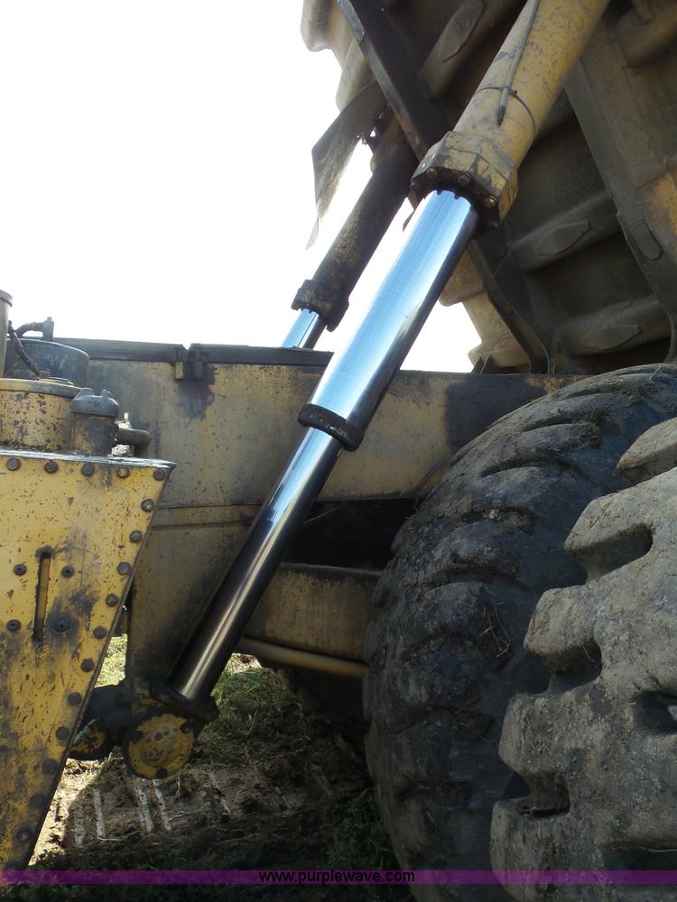 image for item J8746 1987 Caterpillar 773B haul truck