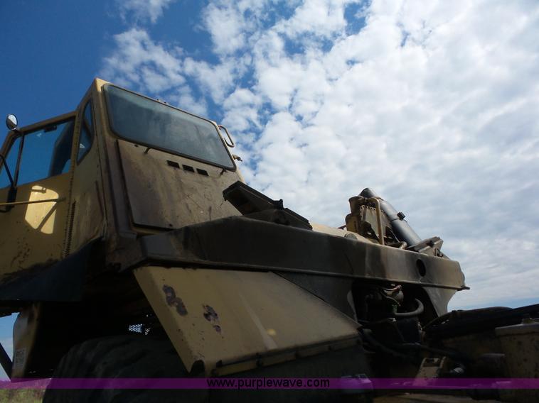 image for item J8746 1987 Caterpillar 773B haul truck