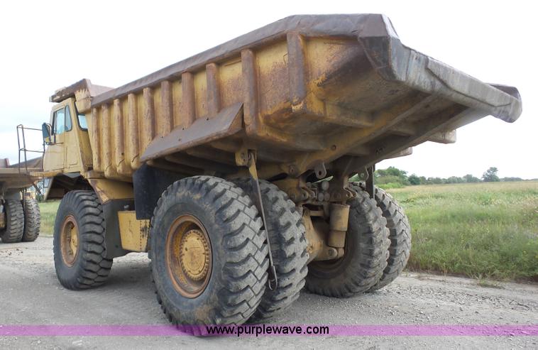 image for item J8747 1987 Caterpillar 773B haul truck
