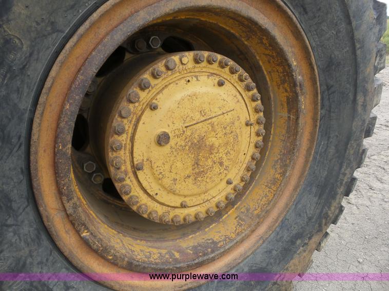 image for item J8747 1987 Caterpillar 773B haul truck