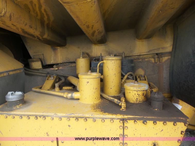 image for item J8747 1987 Caterpillar 773B haul truck