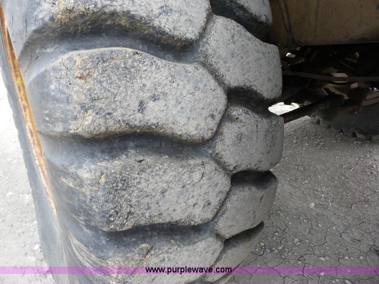 image for item J8747 1987 Caterpillar 773B haul truck