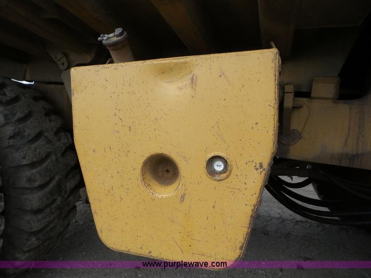 image for item J8747 1987 Caterpillar 773B haul truck