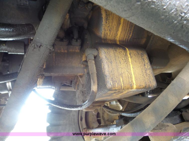 image for item J8747 1987 Caterpillar 773B haul truck