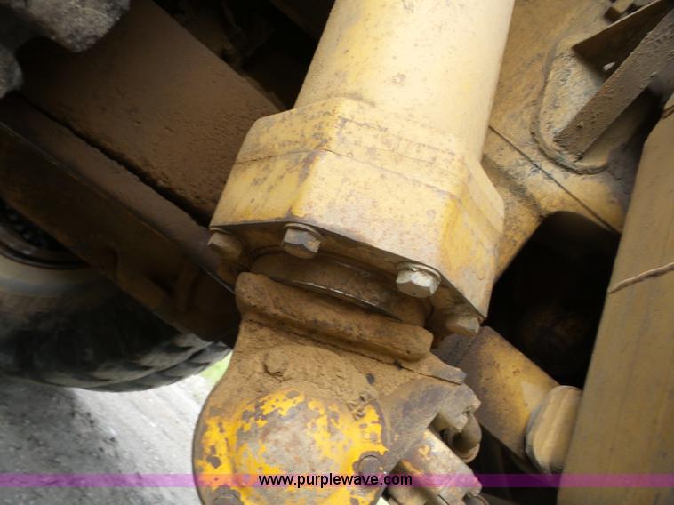 image for item J8747 1987 Caterpillar 773B haul truck