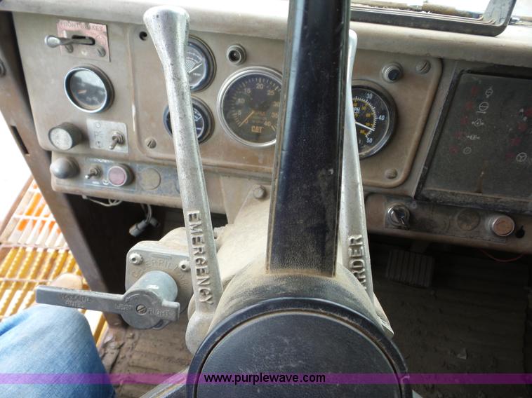 image for item J8747 1987 Caterpillar 773B haul truck