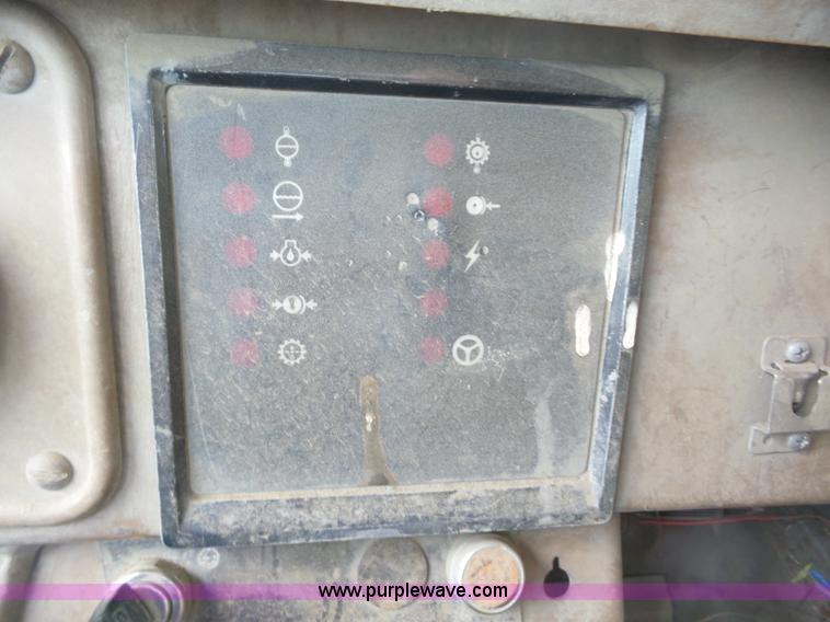 image for item J8747 1987 Caterpillar 773B haul truck