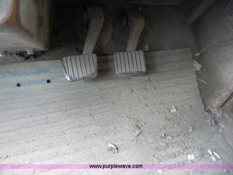 image for item J8747 1987 Caterpillar 773B haul truck