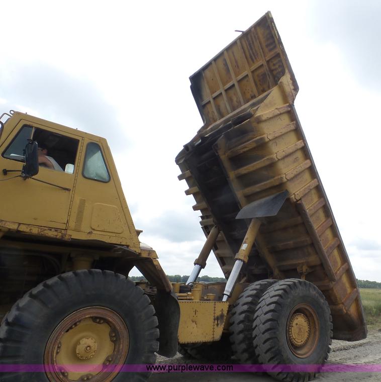 image for item J8747 1987 Caterpillar 773B haul truck
