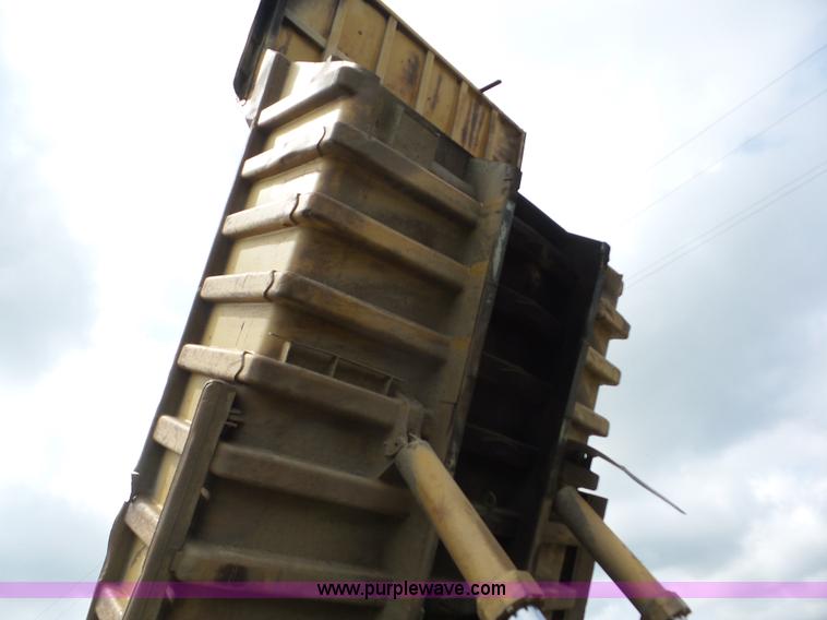image for item J8747 1987 Caterpillar 773B haul truck