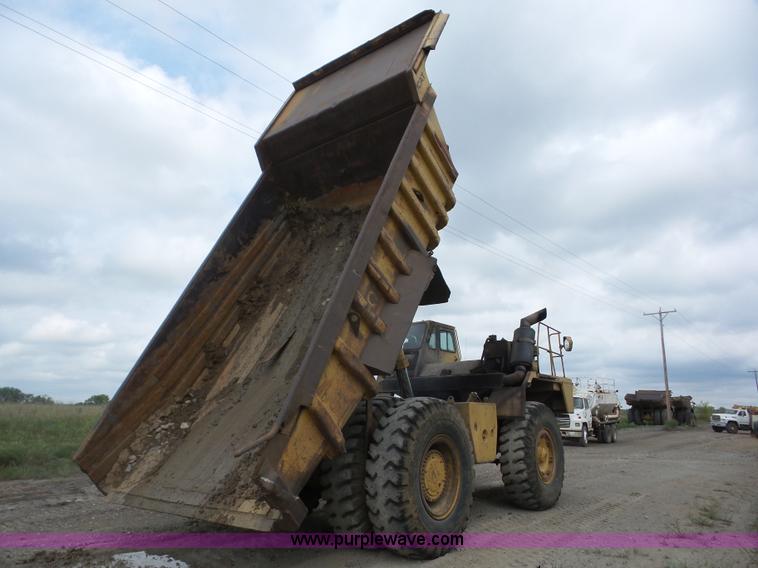 image for item J8747 1987 Caterpillar 773B haul truck