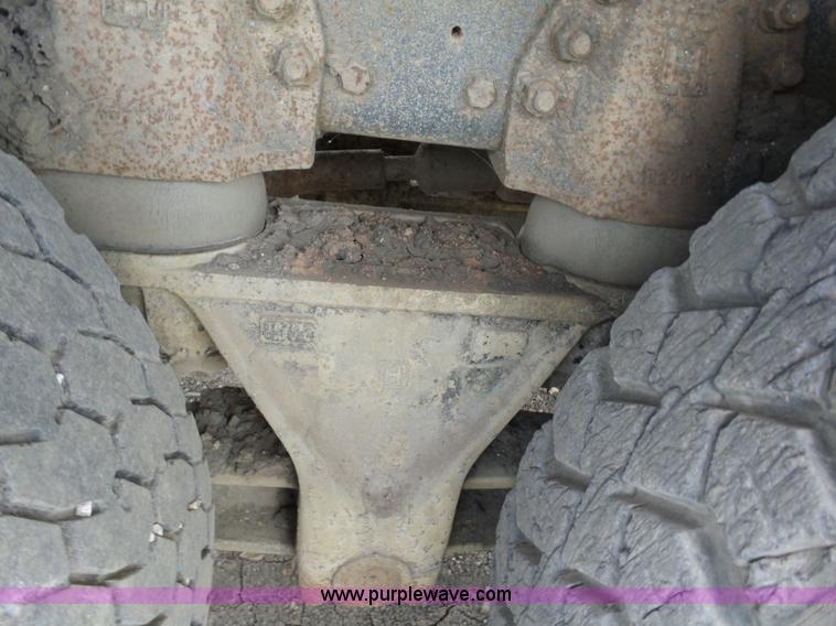 image for item J8748 1992 Ford LT8000 ANFO bulk handling truck