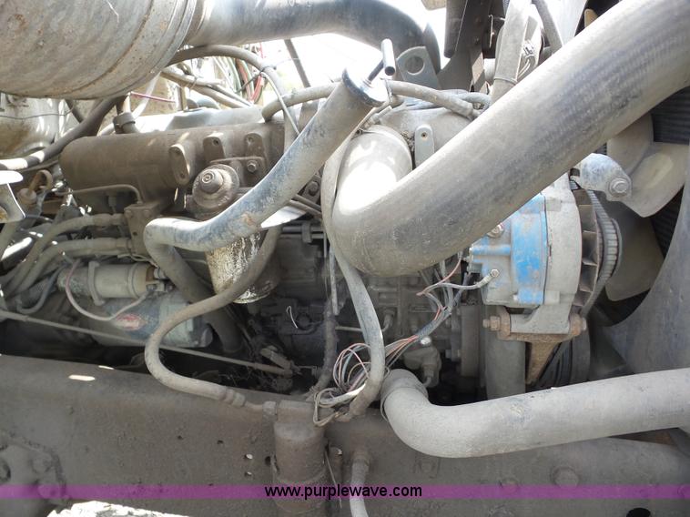 image for item J8748 1992 Ford LT8000 ANFO bulk handling truck