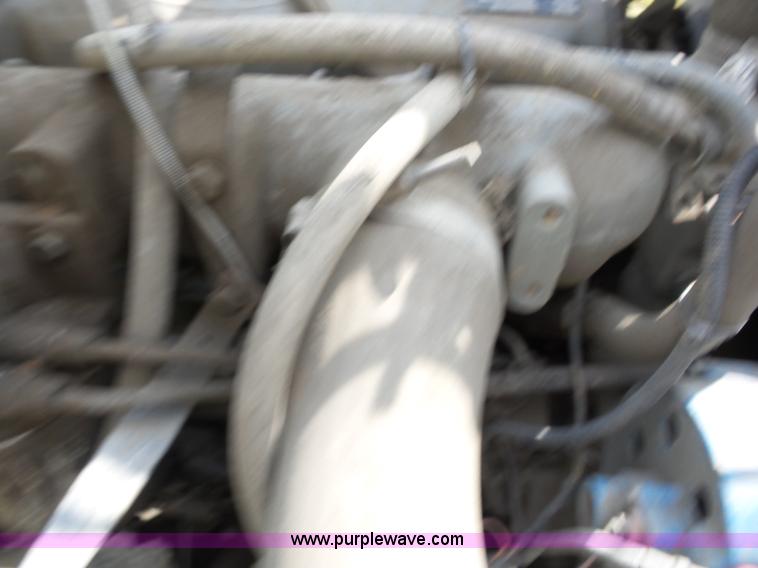 image for item J8748 1992 Ford LT8000 ANFO bulk handling truck