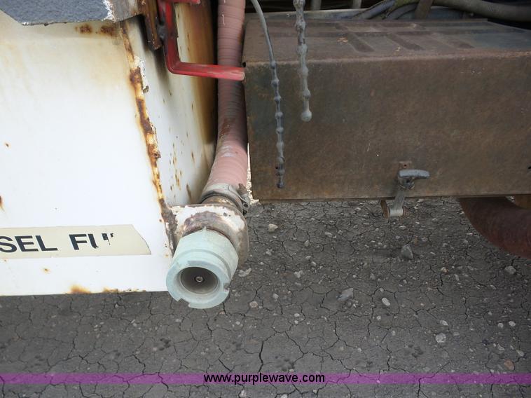 image for item J8748 1992 Ford LT8000 ANFO bulk handling truck