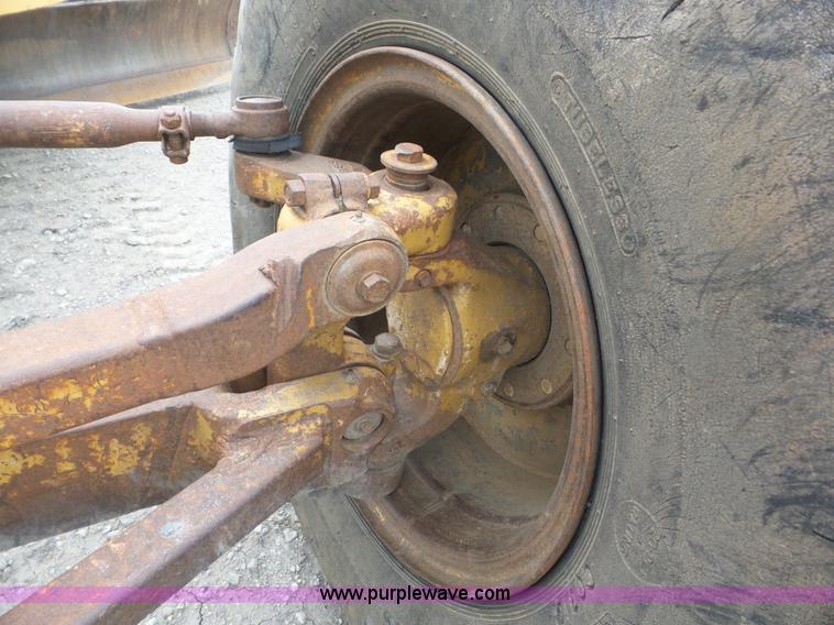 image for item J8749 1980 Caterpillar 14G motor grader