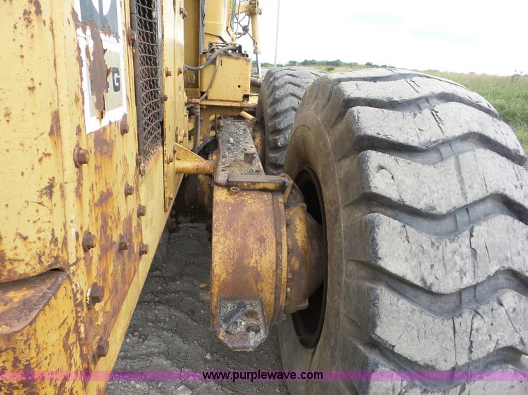 image for item J8749 1980 Caterpillar 14G motor grader
