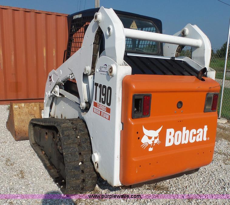image for item K1152 2002 Bobcat T190 skid steer