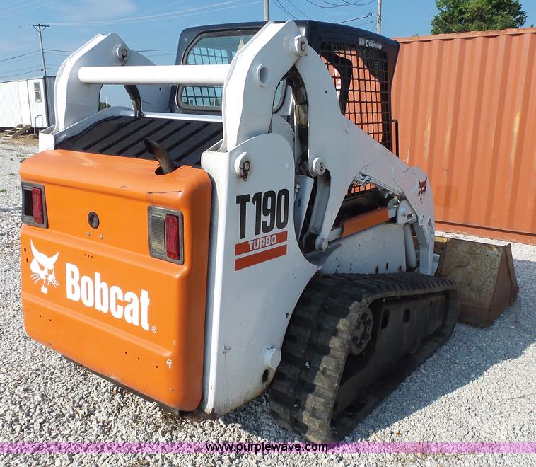 image for item K1152 2002 Bobcat T190 skid steer