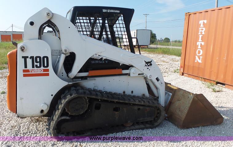image for item K1152 2002 Bobcat T190 skid steer