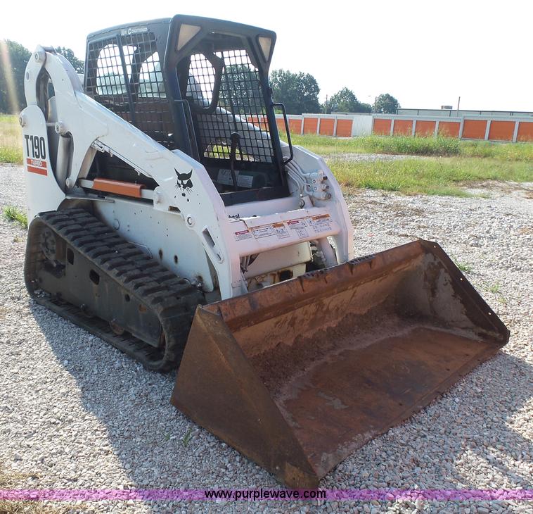 image for item K1152 2002 Bobcat T190 skid steer