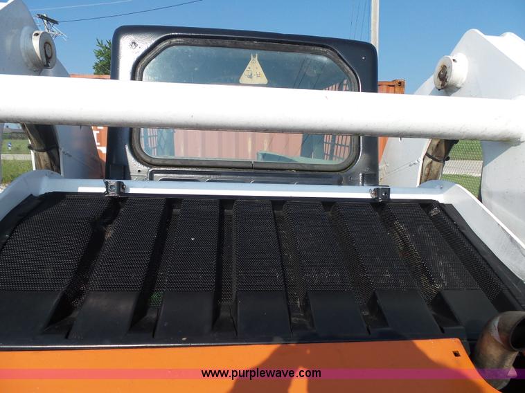 image for item K1152 2002 Bobcat T190 skid steer