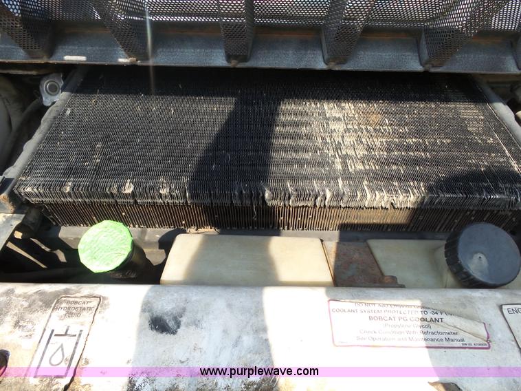 image for item K1152 2002 Bobcat T190 skid steer