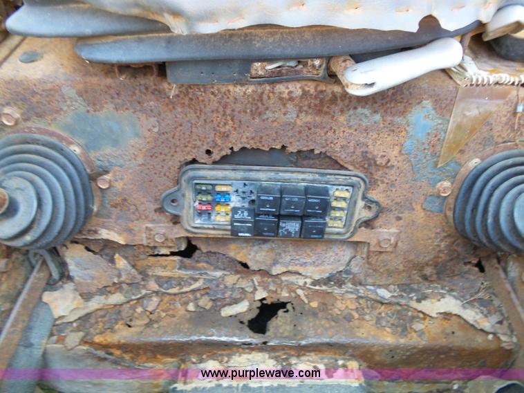 image for item K1152 2002 Bobcat T190 skid steer