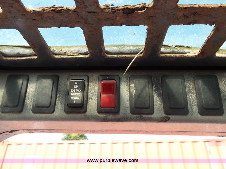 image for item K1152 2002 Bobcat T190 skid steer