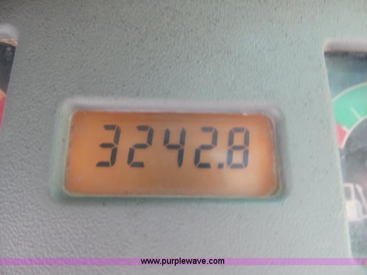 image for item K1152 2002 Bobcat T190 skid steer