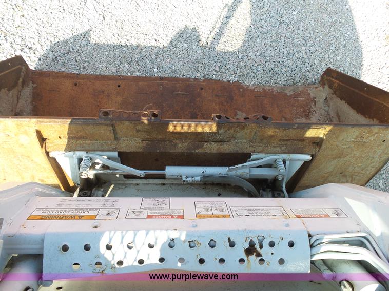 image for item K1152 2002 Bobcat T190 skid steer