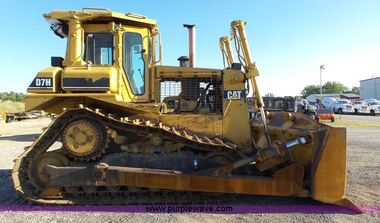 image for item K2073 1990 Caterpillar D7H Series II dozer