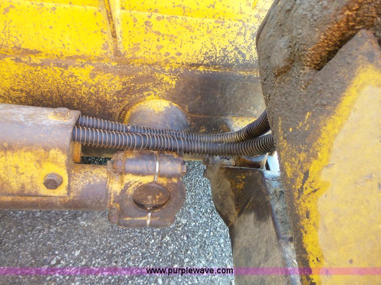 image for item K2073 1990 Caterpillar D7H Series II dozer