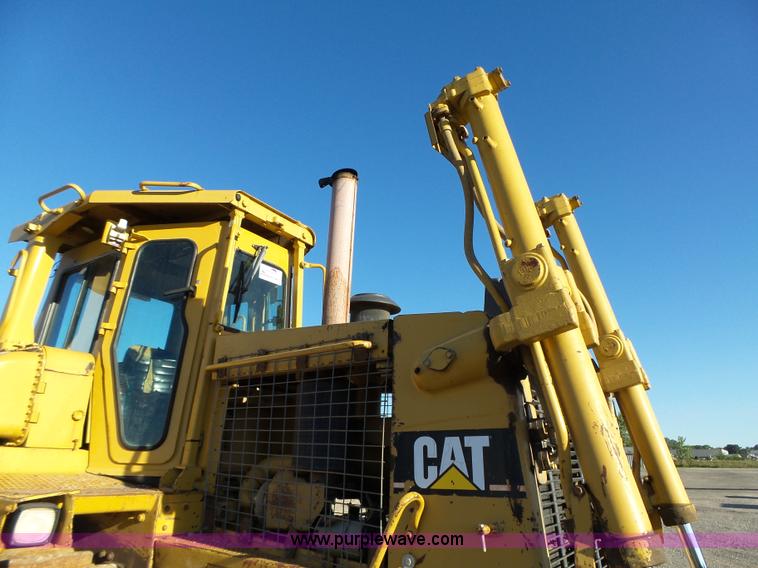 image for item K2073 1990 Caterpillar D7H Series II dozer