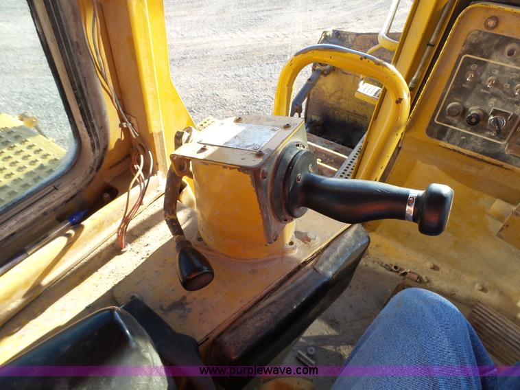 image for item K2073 1990 Caterpillar D7H Series II dozer