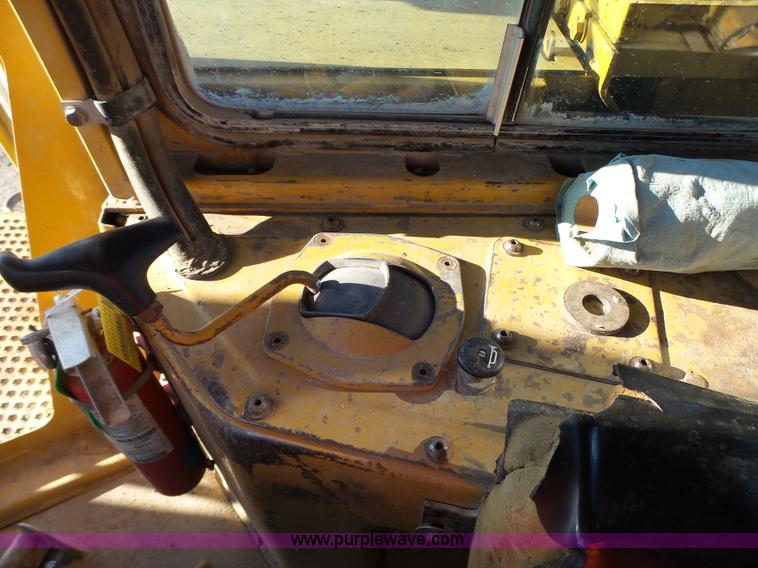 image for item K2073 1990 Caterpillar D7H Series II dozer
