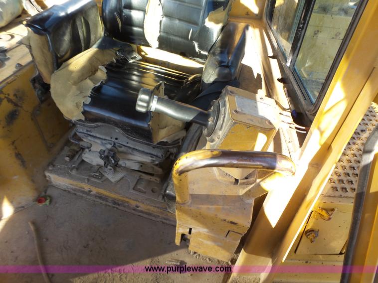 image for item K2073 1990 Caterpillar D7H Series II dozer