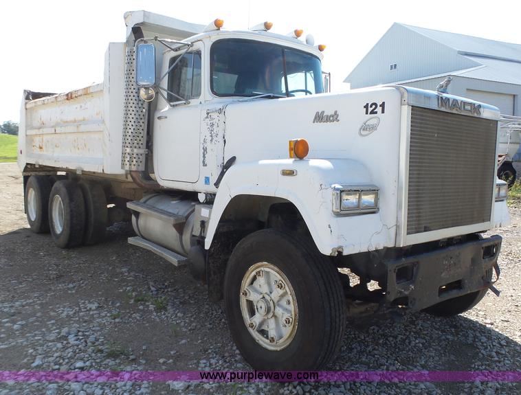 image for item K2144 1989 Mack RW613 dump truck