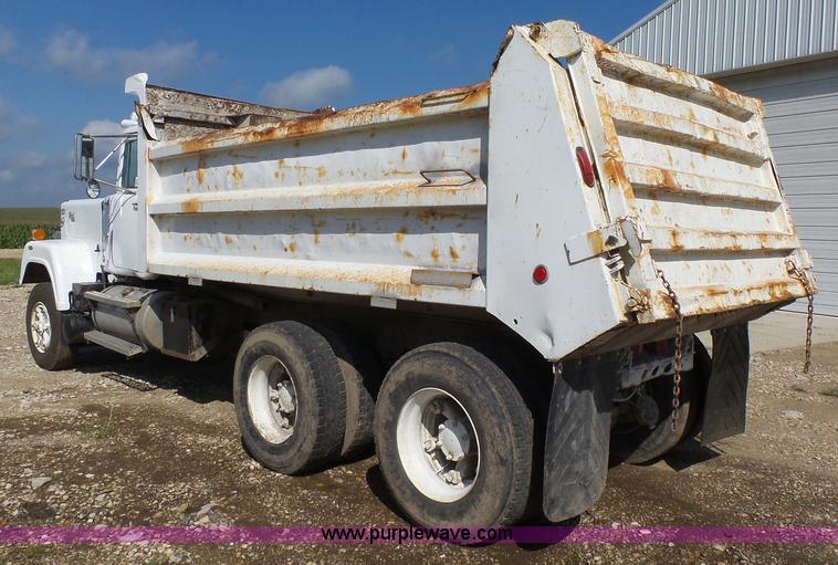 image for item K2144 1989 Mack RW613 dump truck