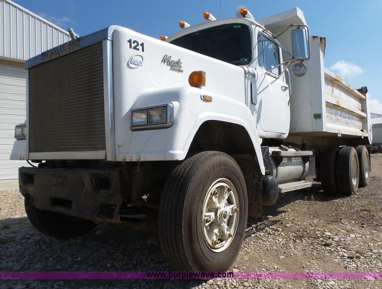 image for item K2144 1989 Mack RW613 dump truck