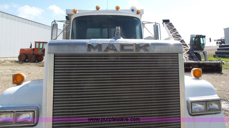 image for item K2144 1989 Mack RW613 dump truck