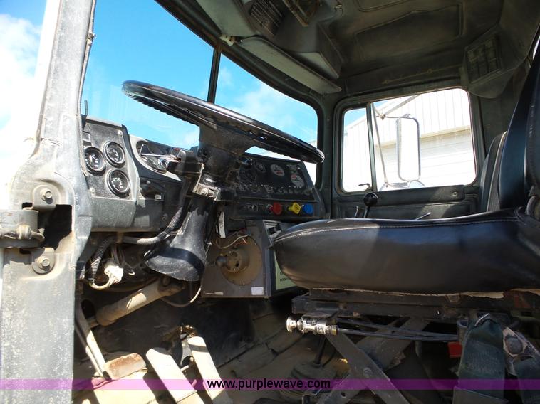image for item K2144 1989 Mack RW613 dump truck