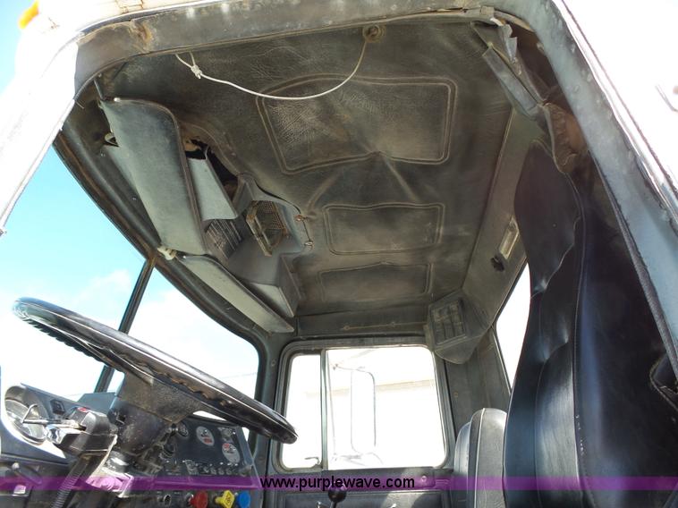 image for item K2144 1989 Mack RW613 dump truck