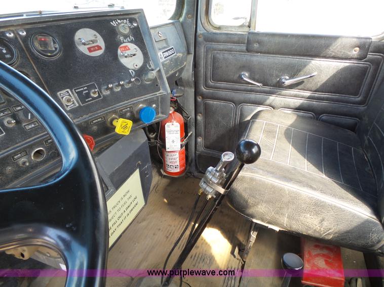 image for item K2144 1989 Mack RW613 dump truck