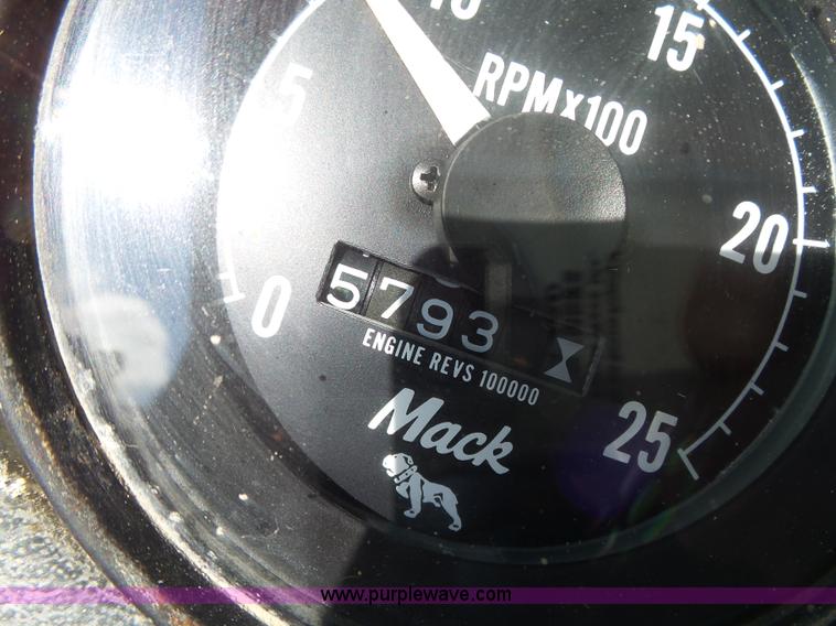 image for item K2144 1989 Mack RW613 dump truck