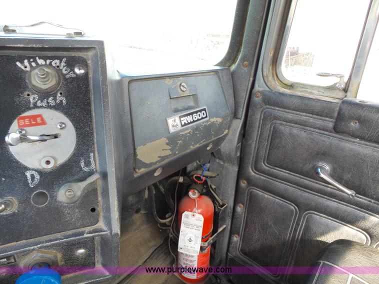 image for item K2144 1989 Mack RW613 dump truck