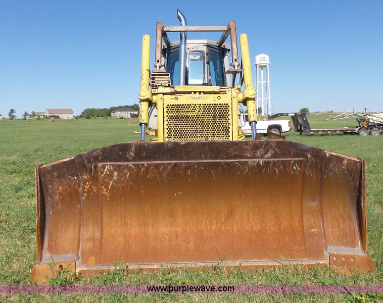 image for item K3157 1993 Komatsu D65EX-12 dozer